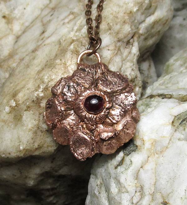 *Květinka s Granátem