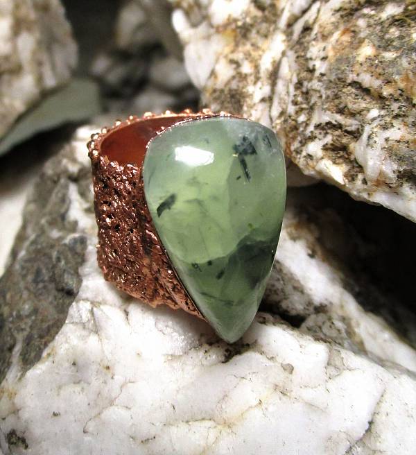 *Prsten krajkový - PREHNIT