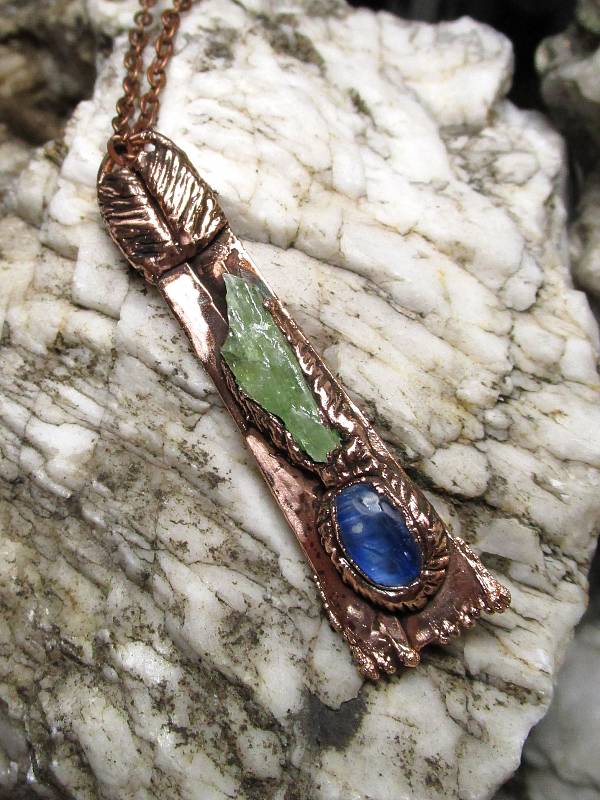 *Přívěs DVA KYANITY