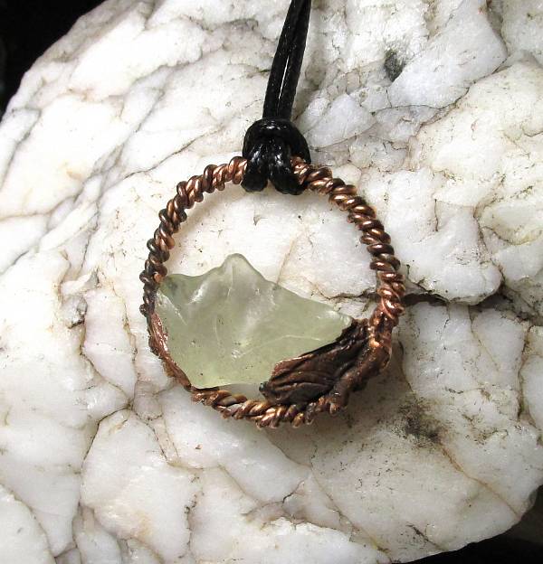 *Přívěs LIBYJSKÉ POUŠTNÍ SKLO - Tensor