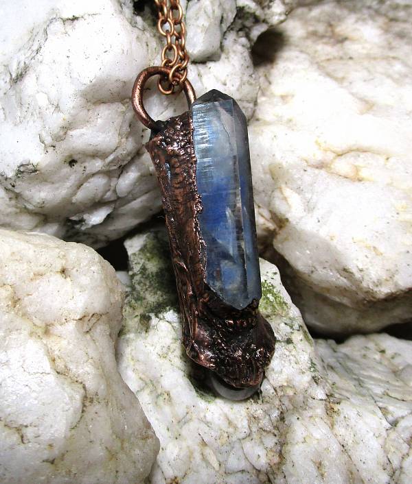 *Krvavec-s křišťálem a růženínem