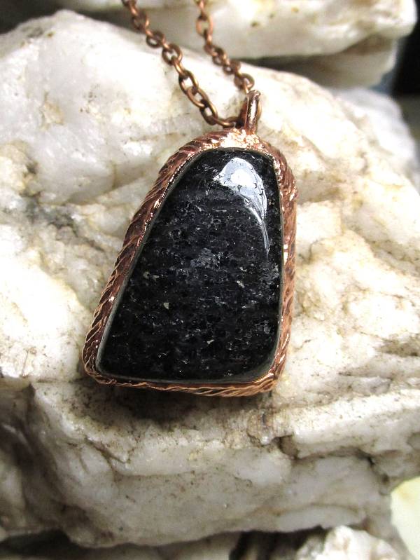 *Přívěs NUUMMIT - "Gigant"- Nuummit pendant 