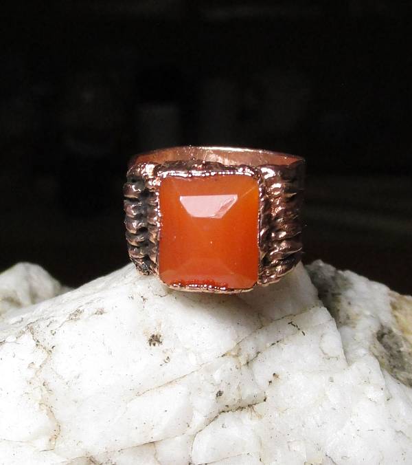 Prsten KARNEOL "Hranolek"